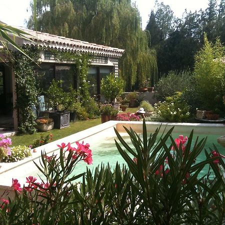 Le Clos Martin Eyragues Buitenkant foto