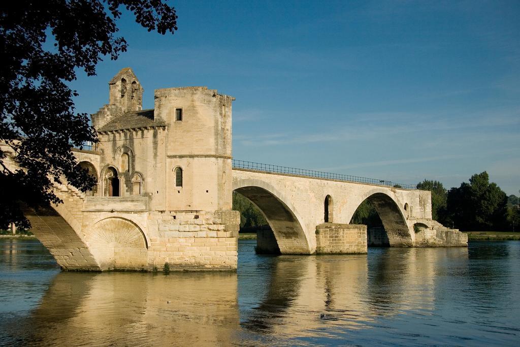 Le Clos Martin Eyragues Buitenkant foto