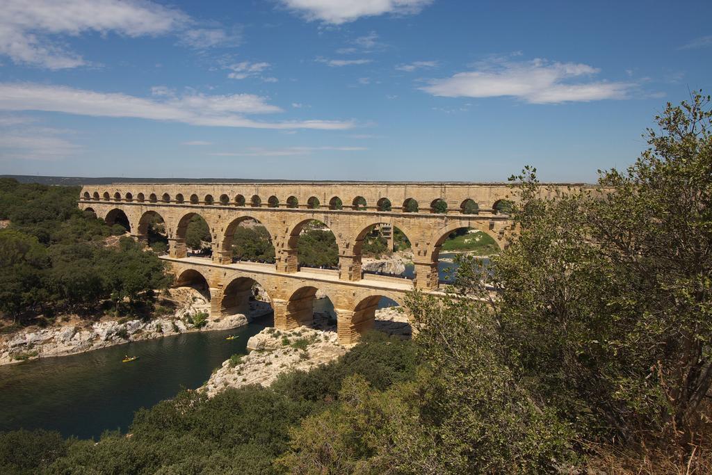 Le Clos Martin Eyragues Buitenkant foto