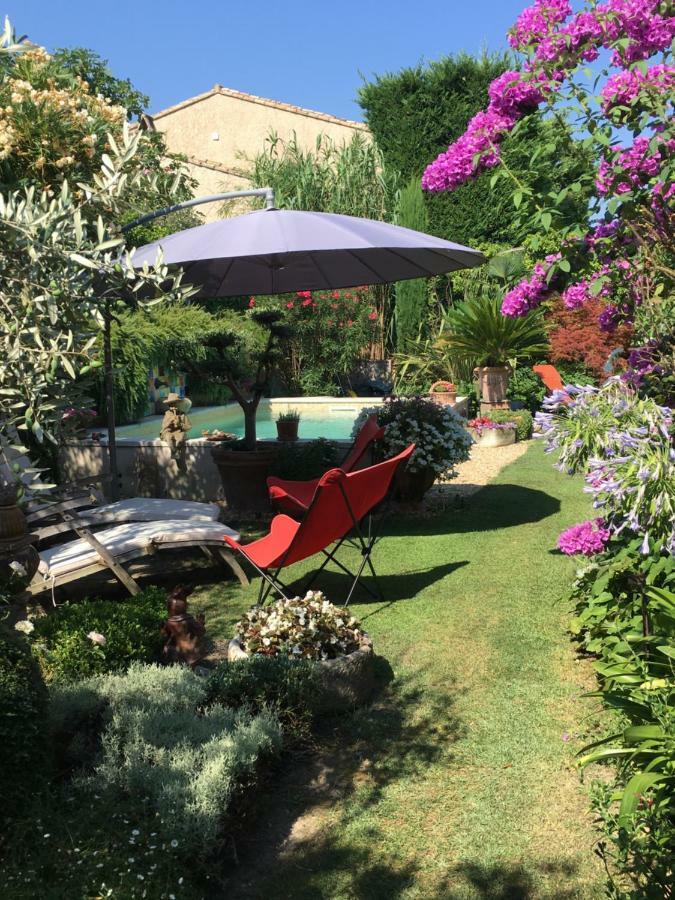 Le Clos Martin Eyragues Buitenkant foto